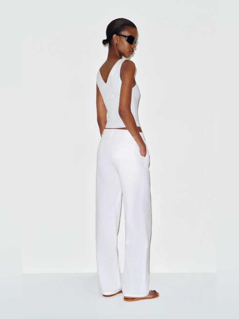 Reformation Indie Linen Top in Swan Stripe - Picture 4 of 8